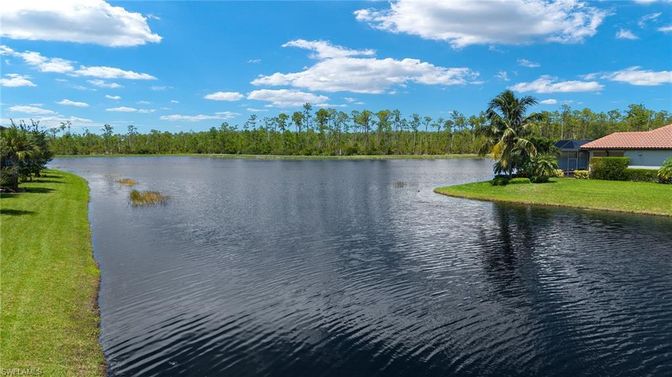 Exterior, Lake