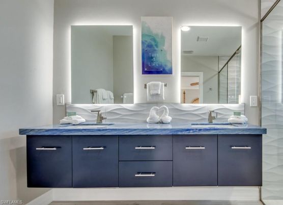Bathroom, Dual Sink Vanities, Interior, Recessed Lighting