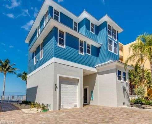 Attached, Exterior, Facade, Rowhouse