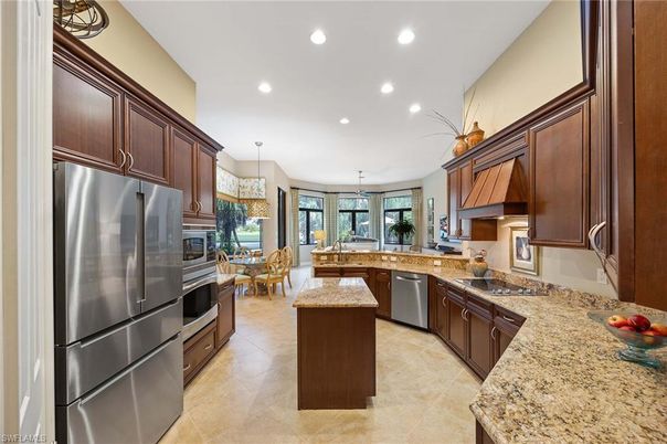 Dining room, Interior, Kitchen, Pendant Lights, Recessed Lighting, Stainless Steel Appliances