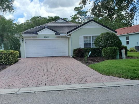 Attached, Exterior, Facade, Ranch