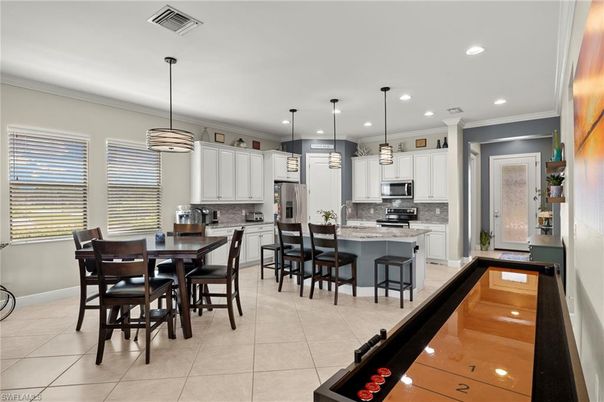 Dining room, Interior, Kitchen, Pendant Lights, Recessed Lighting, Stainless Steel Appliances