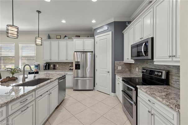 Interior, Kitchen, Pendant Lights, Recessed Lighting, Stainless Steel Appliances