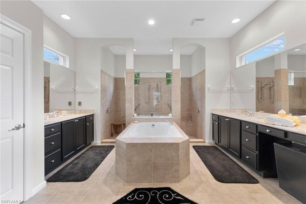 Bathroom, Dual Sink Vanities, Interior, Recessed Lighting