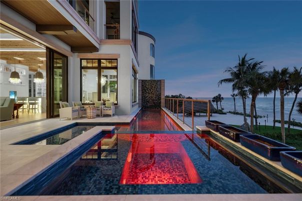 Exterior, Pool, Water