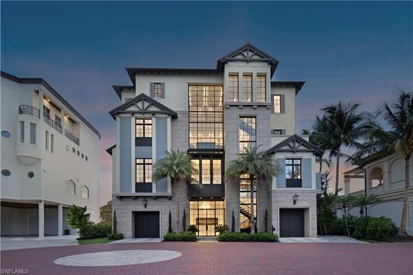 Attached, Exterior, Facade, Tudor Revival