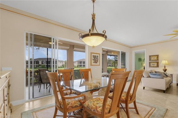 Dining room, Interior