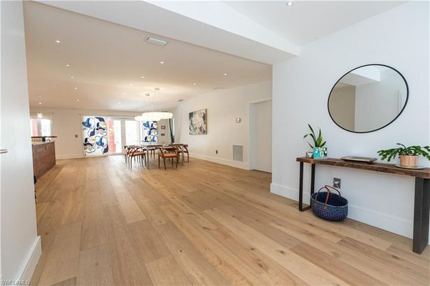 Chandelier, Dining room, Interior, Recessed Lighting, Wood Texture Flooring