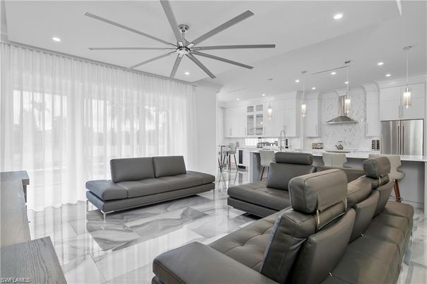 Interior, Kitchen, Living room, Pendant Lights, Recessed Lighting, Stainless Steel Appliances