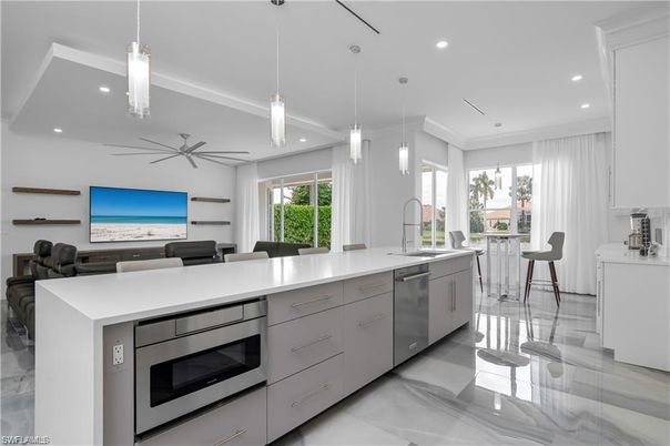 Dining room, Interior, Kitchen, Pendant Lights, Recessed Lighting, Stainless Steel Appliances