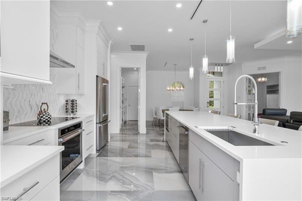 Dining room, Interior, Kitchen, Pendant Lights, Recessed Lighting, Stainless Steel Appliances