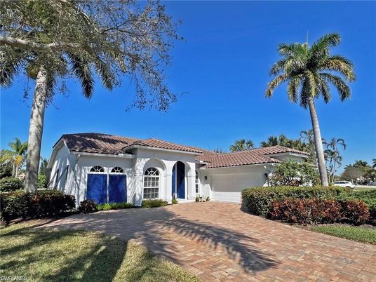 Attached, Exterior, Facade, Spanish Mediterranean