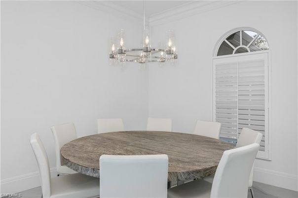 Chandelier, Dining room, Interior, Pendant Lights