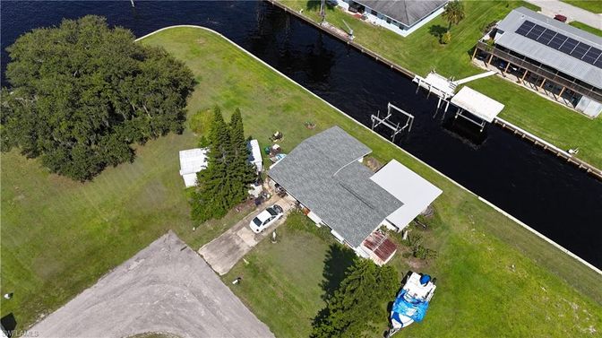 Exterior, Drone