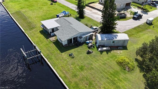 Exterior, Drone