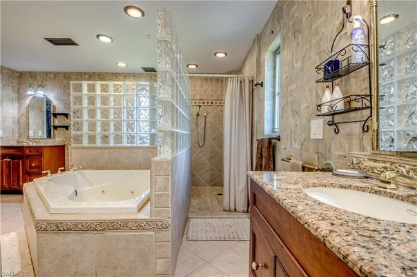 Bathroom, Interior, Recessed Lighting