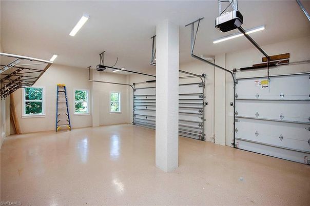 Garage, Interior