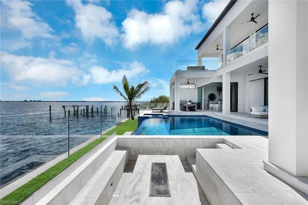 Exterior, Pool, Water