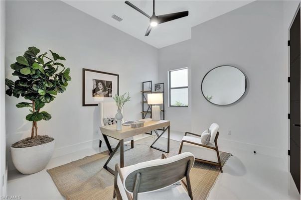 Home Office, Interior