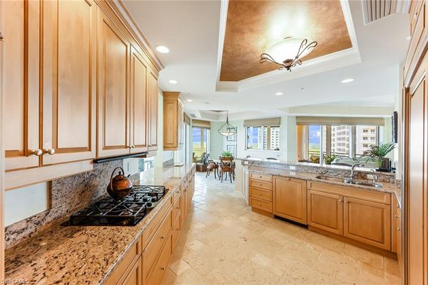 Dining room, Interior, Kitchen, Recessed Lighting