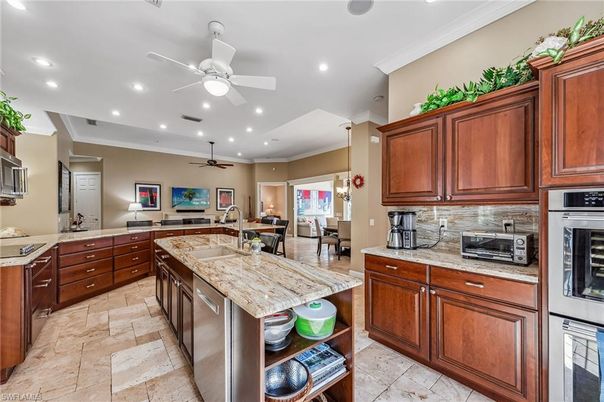 Dining room, Interior, Kitchen, Recessed Lighting, Stainless Steel Appliances