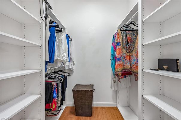 Interior, Walk-in Closets, Wood Texture Flooring