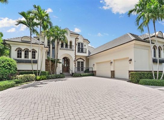 Attached, Exterior, Facade, Mediterranean