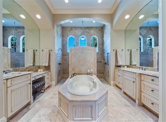 Bathroom, Dual Sink Vanities, Interior, Recessed Lighting