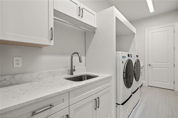 Interior, Recessed Lighting, Utility Closets, Washer, Wood Texture Flooring