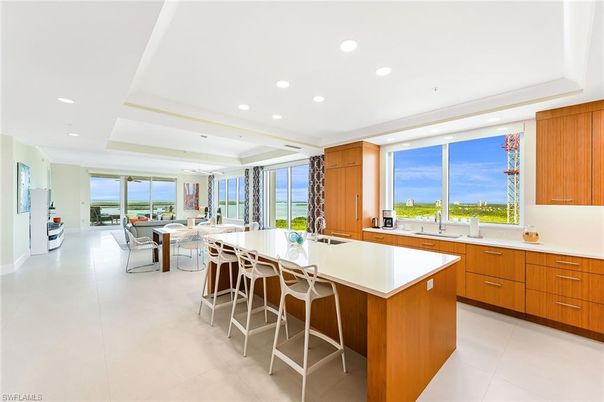 Dining room, Interior, Kitchen, Recessed Lighting