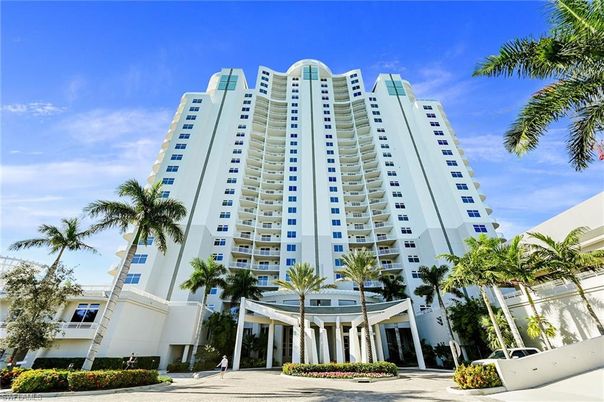 Exterior, Facade, Condo Building