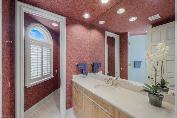 Bathroom, Interior, Recessed Lighting