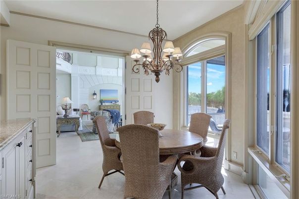 Chandelier, Dining room, Interior, Living room