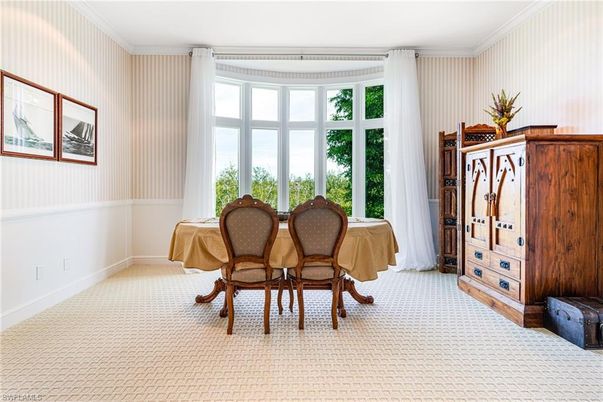 Dining room, Interior