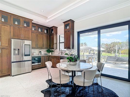 Dining room, Interior, Kitchen, Recessed Lighting, Stainless Steel Appliances