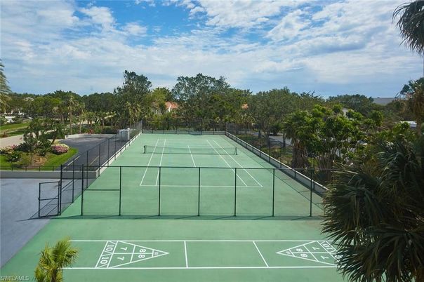 Exterior, Tennis Courts