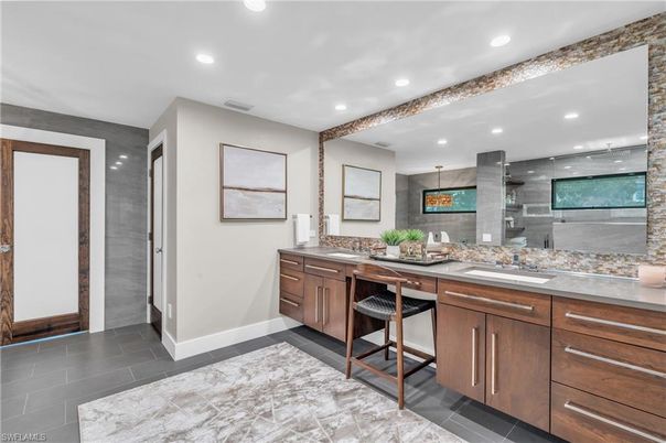 Bathroom, Interior, Pendant Lights, Recessed Lighting