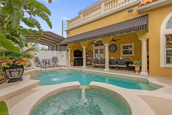 Exterior, Pool