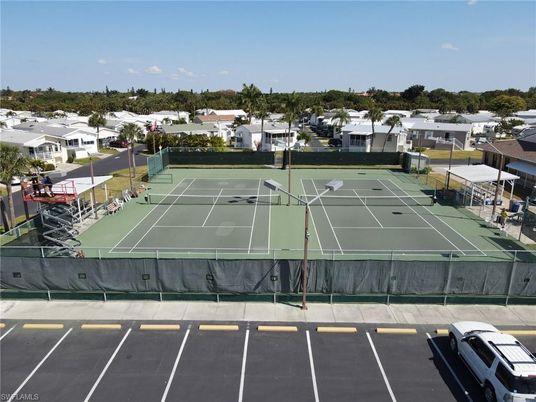 Exterior, Tennis Courts