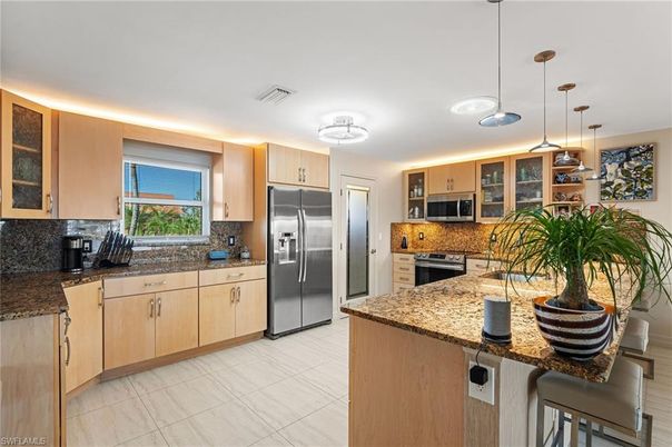 Interior, Kitchen, Pendant Lights, Stainless Steel Appliances