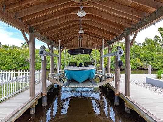 Exterior, Hot Tub, Lake