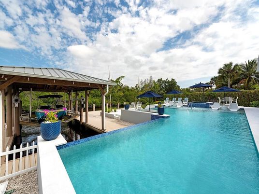 Exterior, Lake, Pool