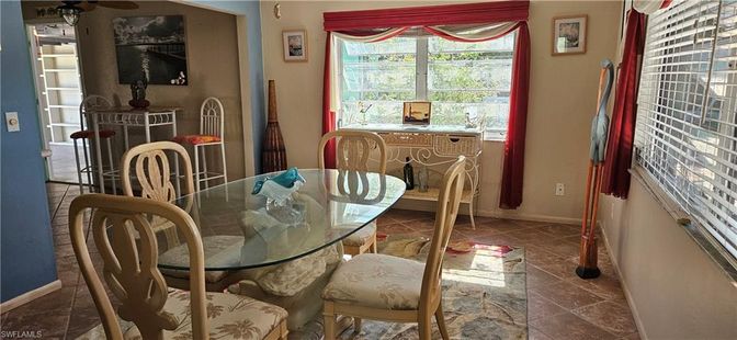 Dining room, Interior