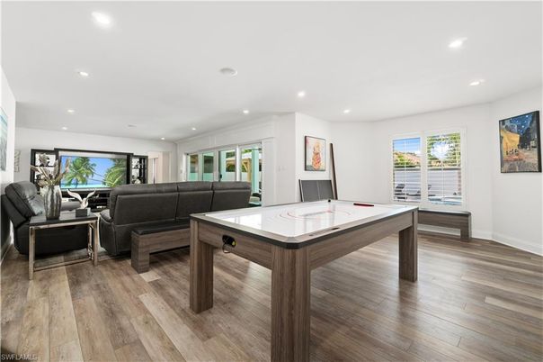 Billiard Table, Game Room, Interior, Living room, Recessed Lighting, Wood Texture Flooring
