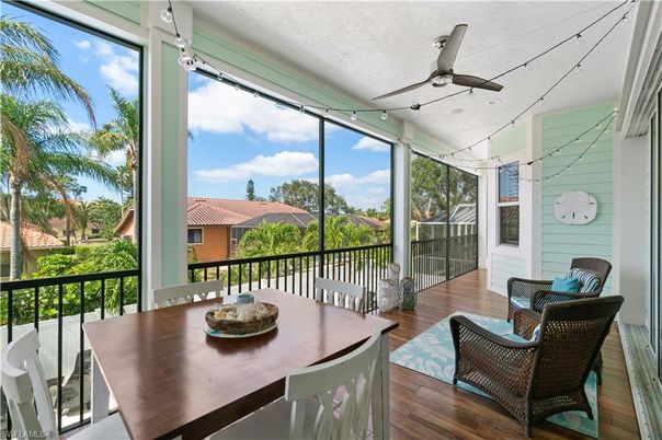 Dining room, Interior, Sun Room, Wood Texture Flooring