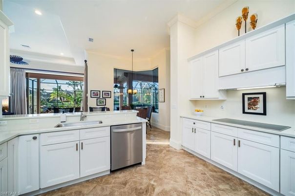 Dining room, Interior, Kitchen, Pendant Lights, Recessed Lighting, Stainless Steel Appliances