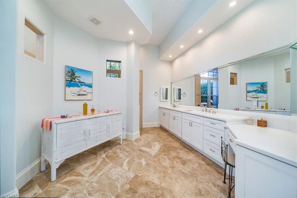 Bathroom, Dual Sink Vanities, Interior, Recessed Lighting