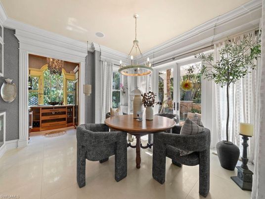 Dining room, Interior, Living room, Pendant Lights