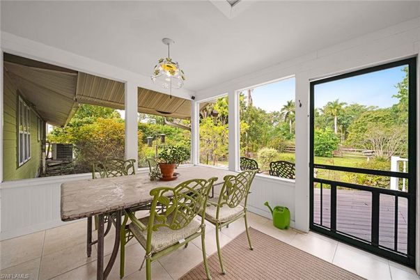Dining room, Interior, Pendant Lights, Sun Room