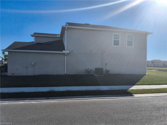 Attached, Exterior, Facade, Modern